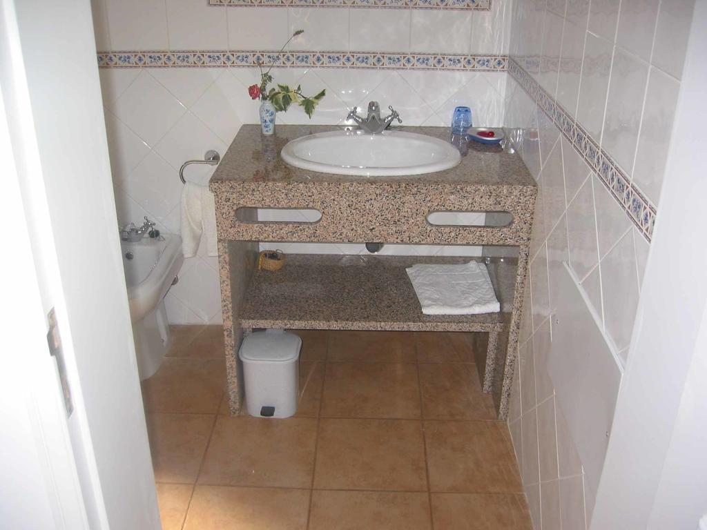 Quinta Das Aves Guest House Lagos Room photo