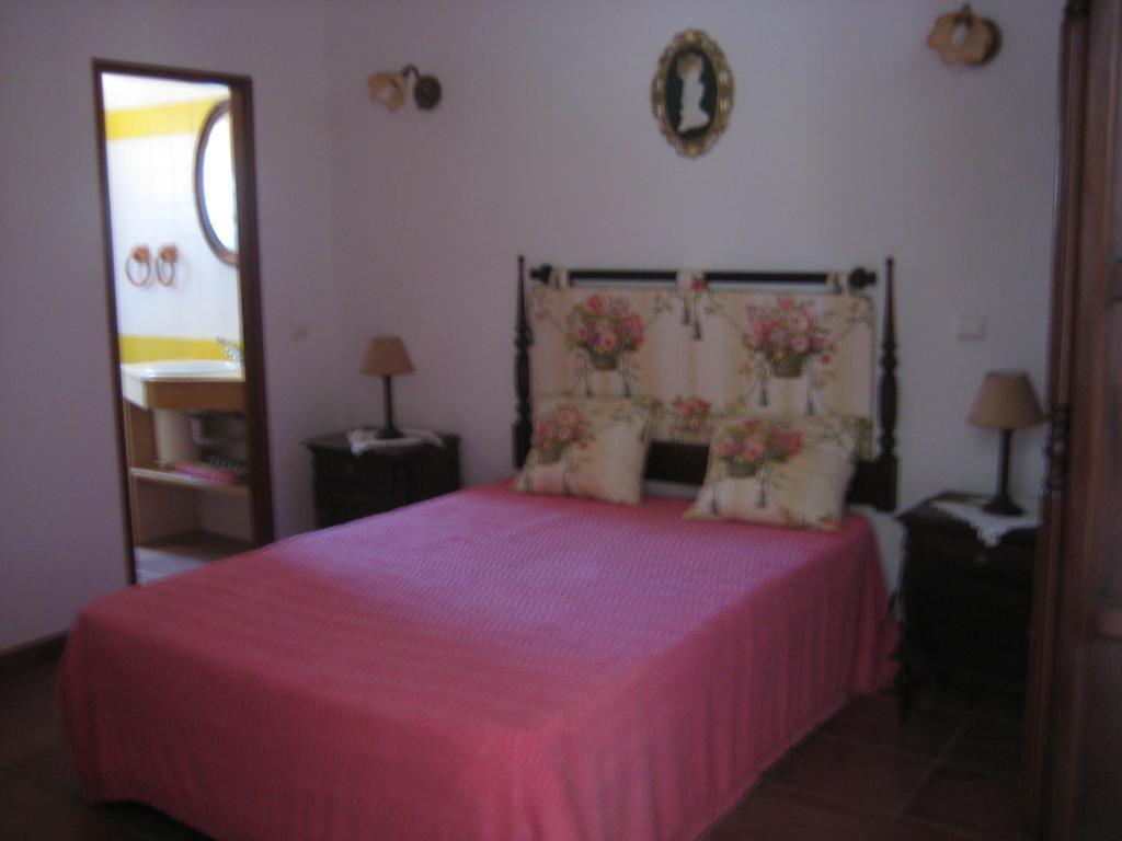 Quinta Das Aves Guest House Lagos Room photo